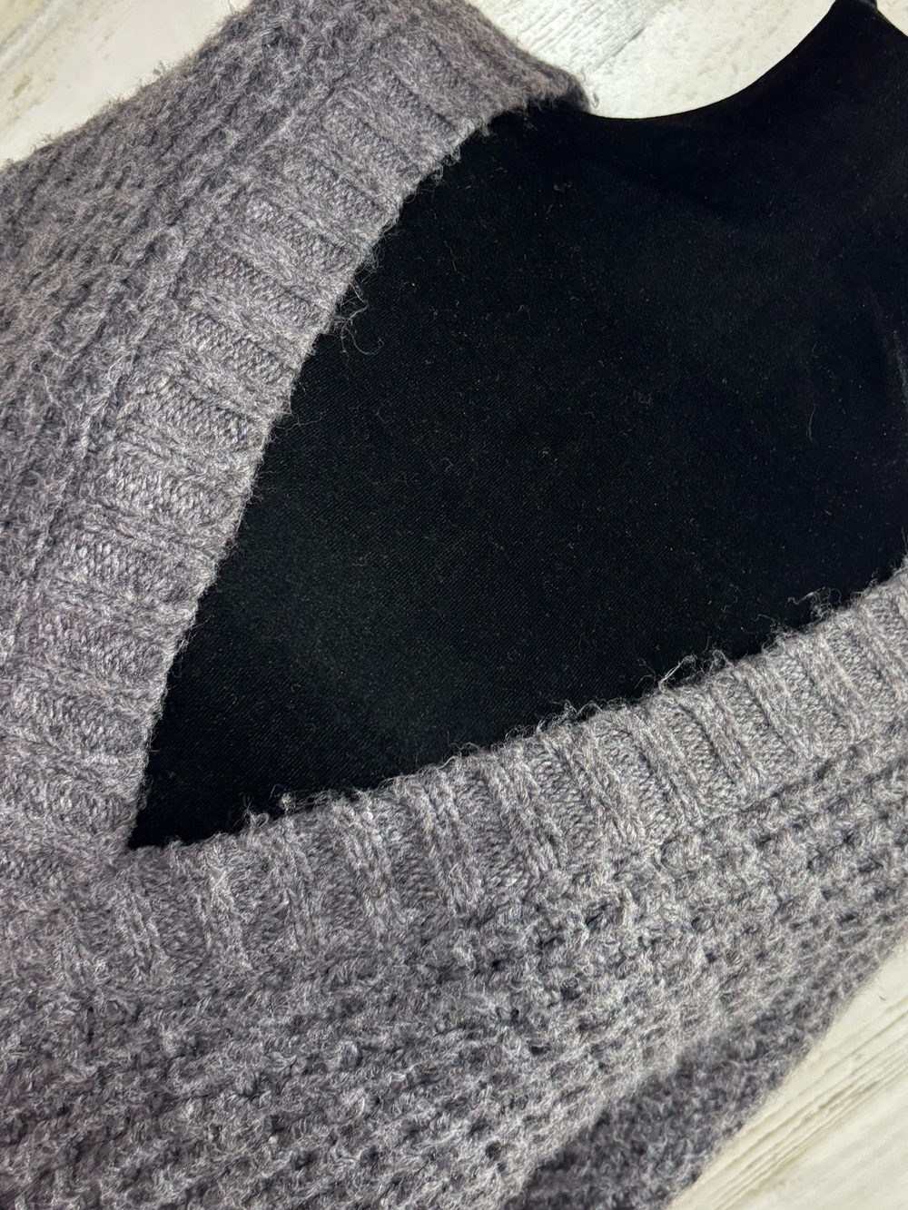 American Eagle Outfitters Whoa So Cozy Charcoal V-Neck Waffle Knit Sweater - Picture 5 of 12